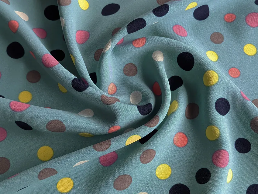 Американский креп рисунок разноцветные горошки, полынь (отрез 0,5 м) - фото 1 - интернет-магазин tkani-atlas.com.ua