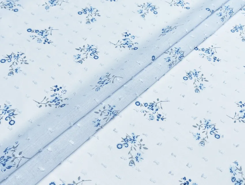 Батист точка букетики, небесный (отрез 1,1 м) - фото 1 - интернет-магазин tkani-atlas.com.ua