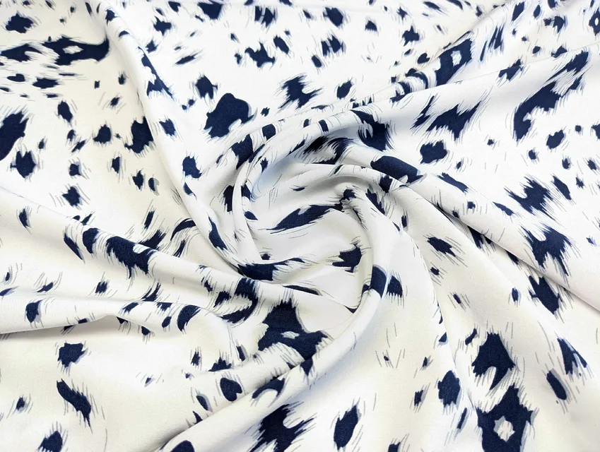 Софт принт гепард, темно-синий на молочном (отрез 2,1 м) - фото 1 - интернет-магазин tkani-atlas.com.ua