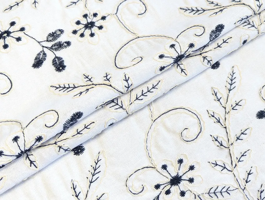 Лен вискоза вышивка цветочки на веточке, белый - фото 1 - интернет-магазин tkani-atlas.com.ua