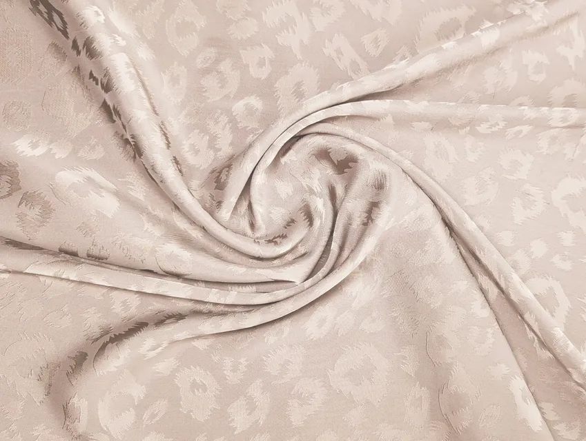 Костюмна Бель жакард леопард, персиково-бежевий - фото 1 - інтернет-магазин tkani-atlas.com.ua